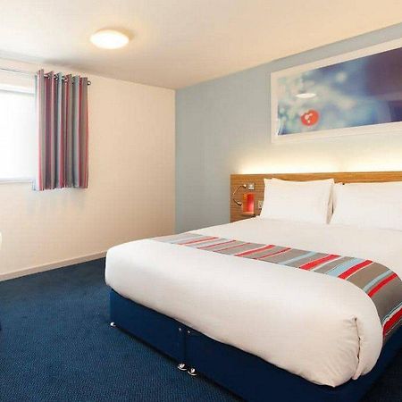 Travelodge Cardiff Central Queen Street Eksteriør bilde