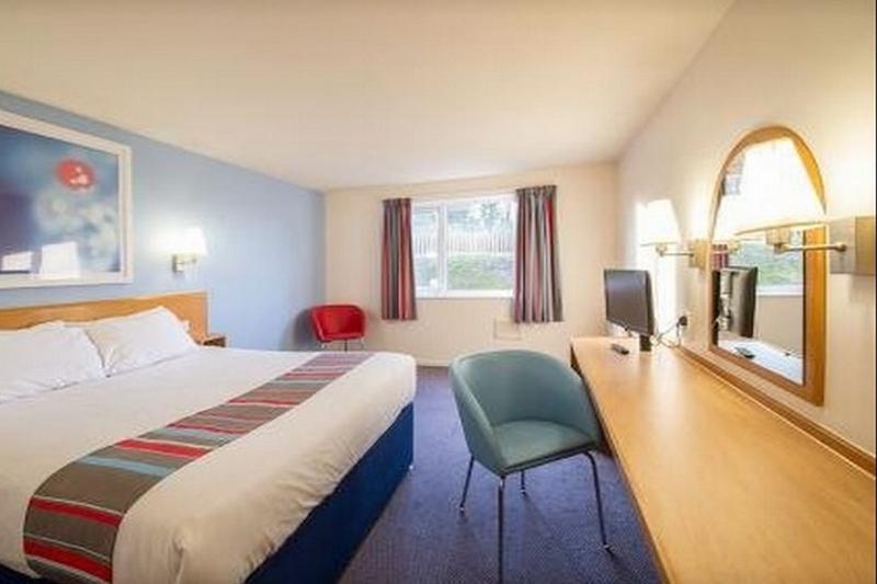 Travelodge Cardiff Central Queen Street Eksteriør bilde