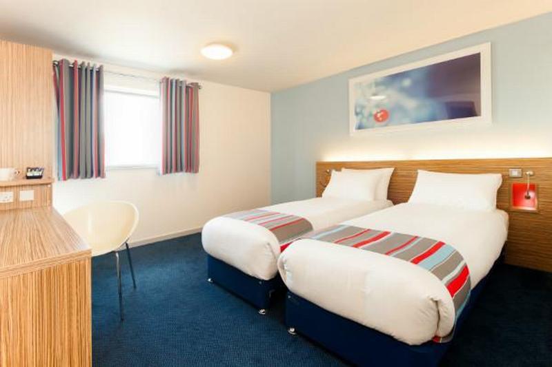 Travelodge Cardiff Central Queen Street Eksteriør bilde