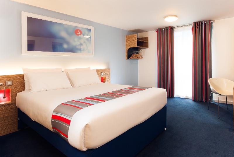 Travelodge Cardiff Central Queen Street Eksteriør bilde