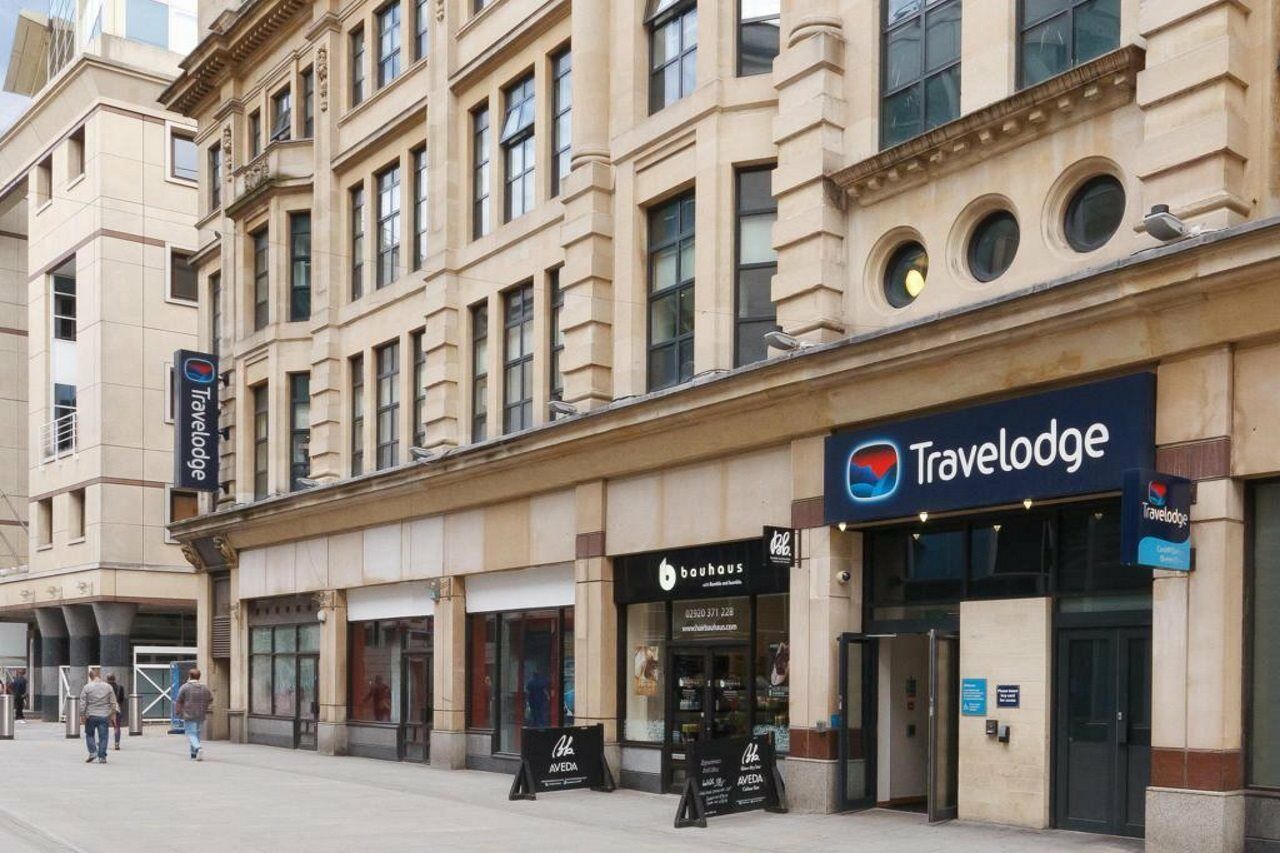 Travelodge Cardiff Central Queen Street Eksteriør bilde